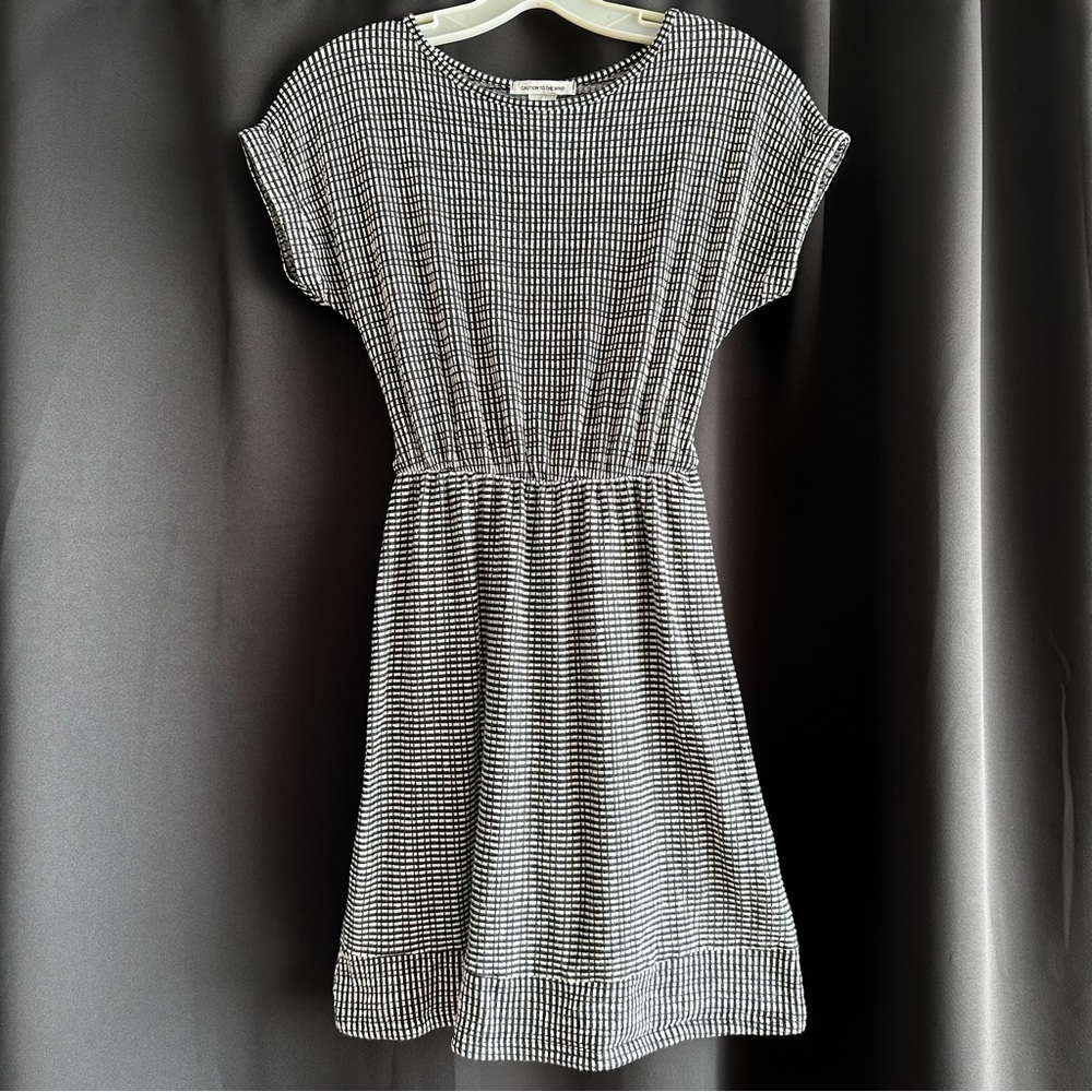 Geometric Knit Cuff Sleeve Dress